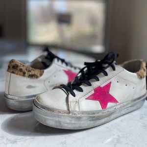 Golden Goode Hi-Star sneakers with leopard print heel tab and fuchsia star